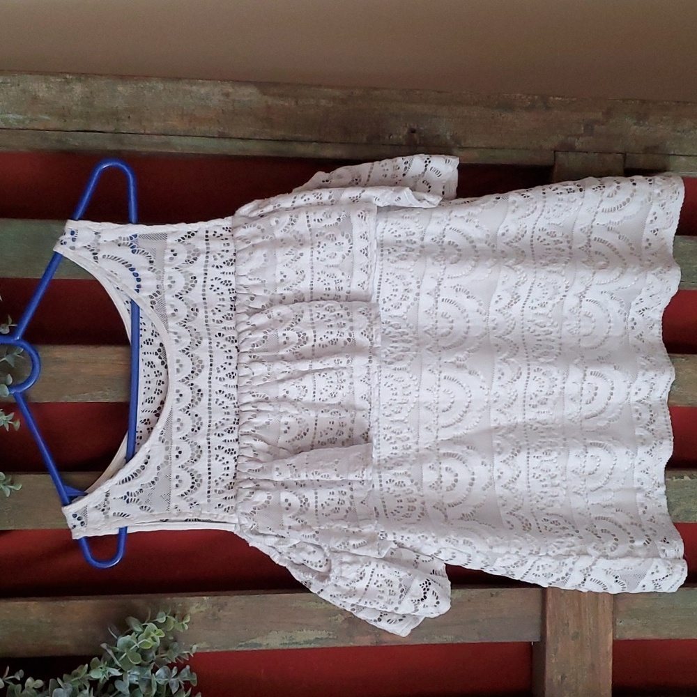 Lacey white cold shoulder Lilly Pulitzer blouse, Size M